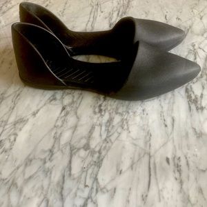 Audrey Native Flats in size 8